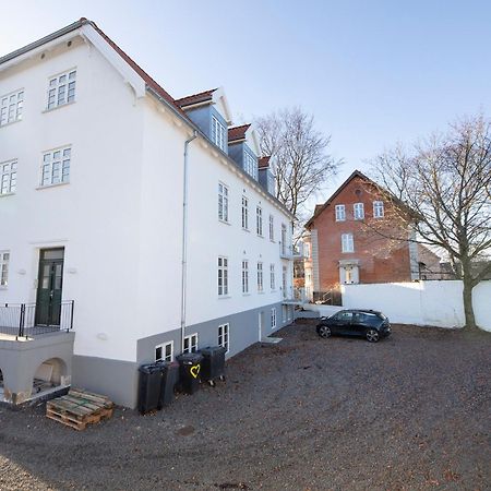 Aday - 2 Bedroom Apartment With Patio Aalborg Luaran gambar